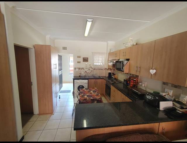 2 BEDROOM TOWNHOUSE FOR SALE IN RUIMSIG